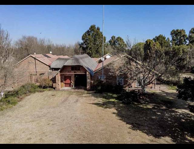 3,400M² SMALLHOLDING FOR SALE IN GROOTVALY